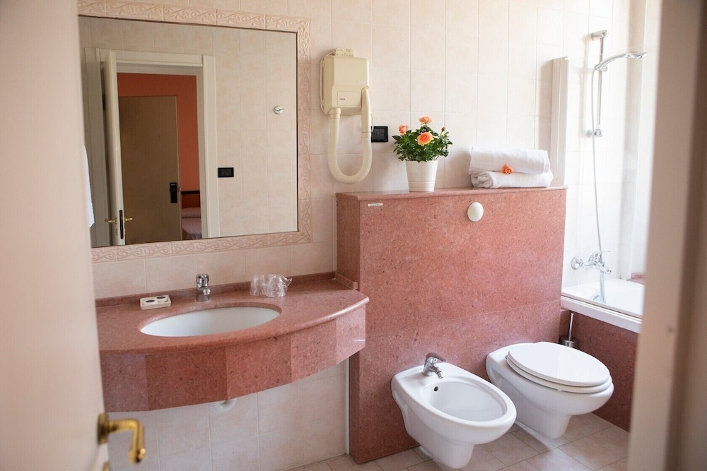 Hotel Milano Pool & Garden 35/44