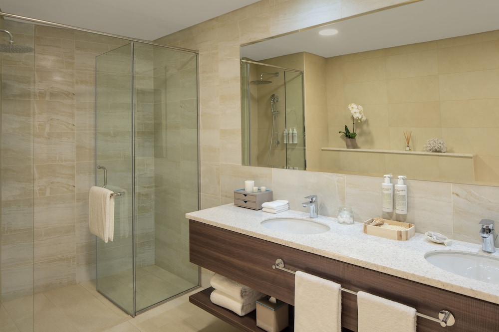 Avani+ Palm View Dubai Hotel & Suites 49/50