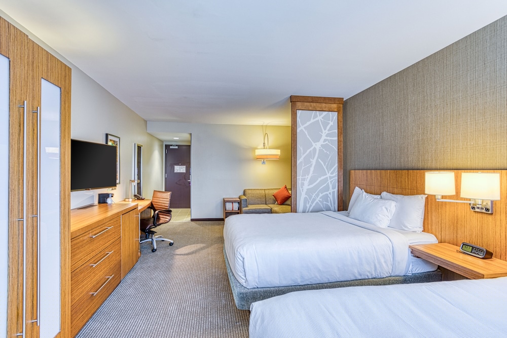 Hyatt Place Greensboro Downtown 19/50