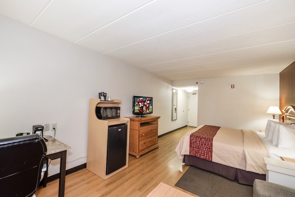 Red Roof Inn & Suites Stafford, VA - Quantico 12/32