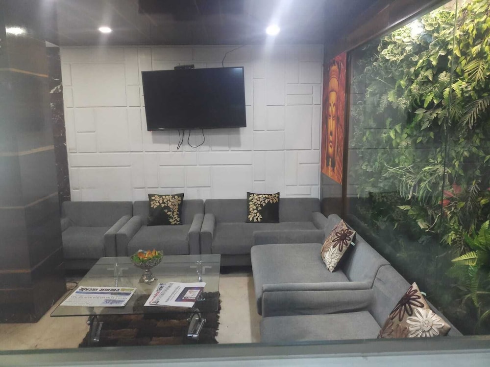 Armoise Hotel 35/40