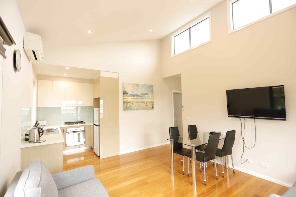 Apollo Bay Seal Apartments 18/33
