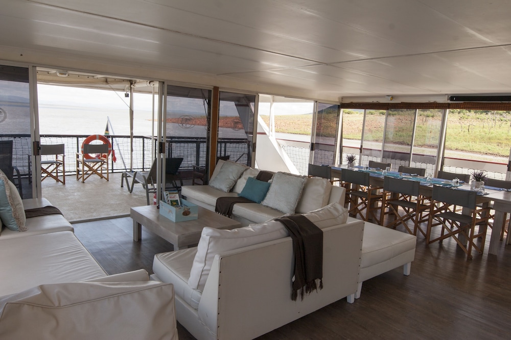 Shayamanzi Houseboats 33/50