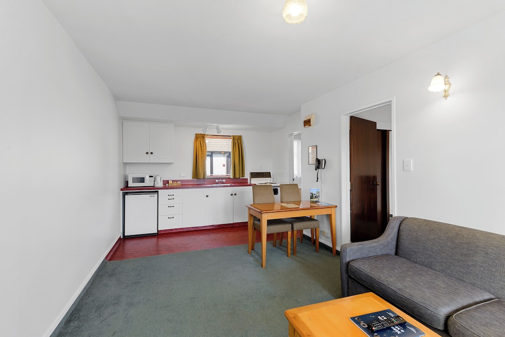 Scenic Hotel Cotswold 46/69