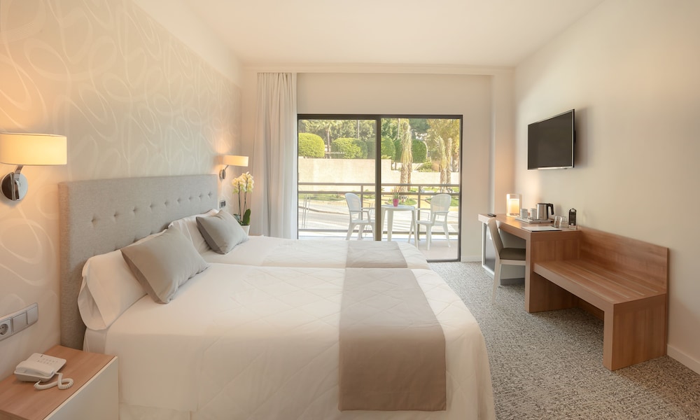 Rh Corona Del Mar Hotel 32/56
