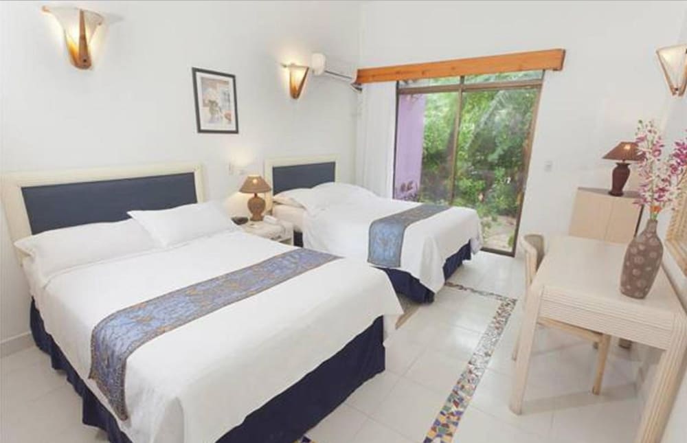 Hotel Cocoplum Beach 21/73