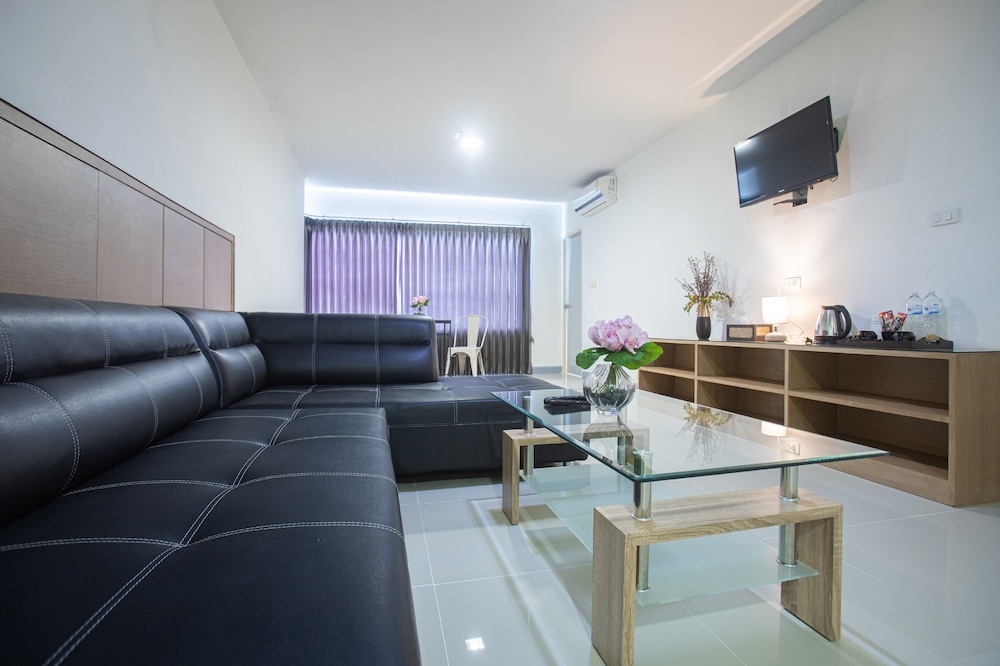 The Greenery central suite & hotel 25/50