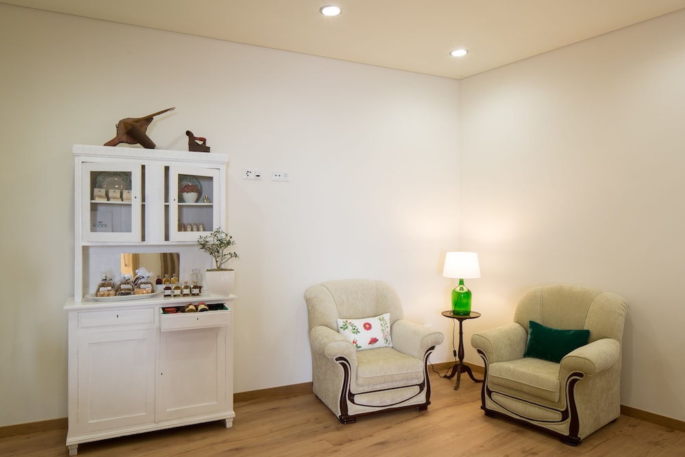 CASAS DO PATIO, L.DA COUNTRY HOUSES & NATURE 36/50