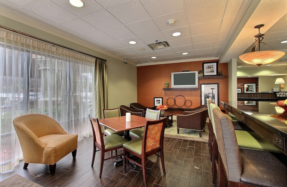 Hampton Inn Savannah-I-95 Richmond Hill 27/38