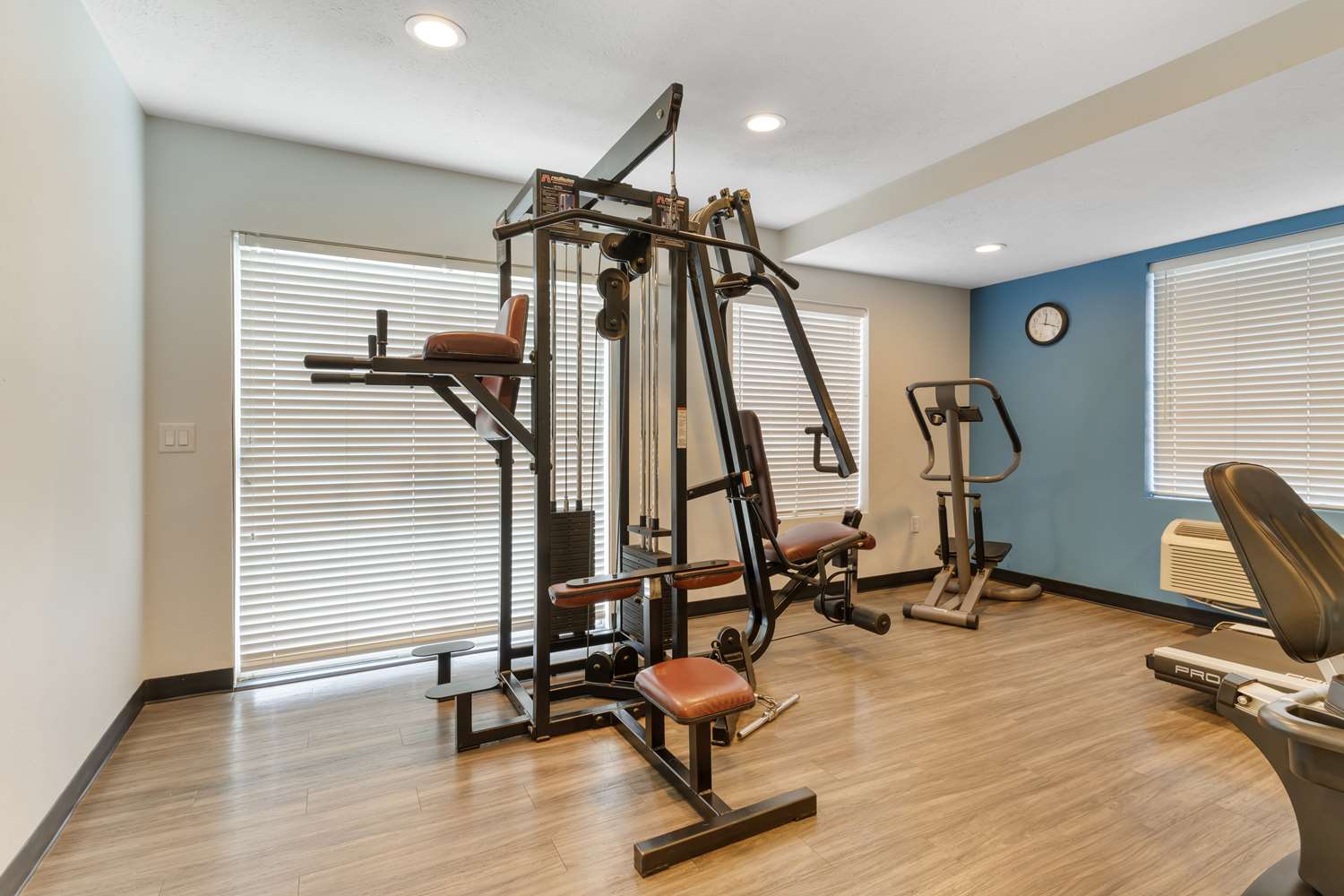 Best Western Visalia Hotel 23/55