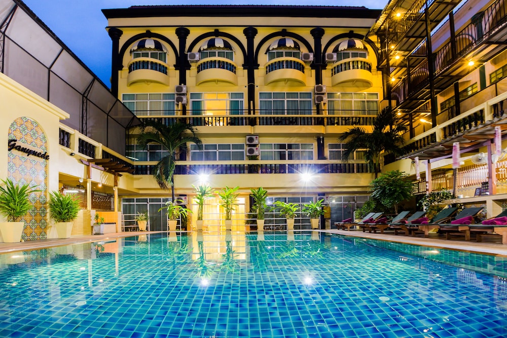 Zing Resort Spa Ex Ganymede Resort Suites 5/71