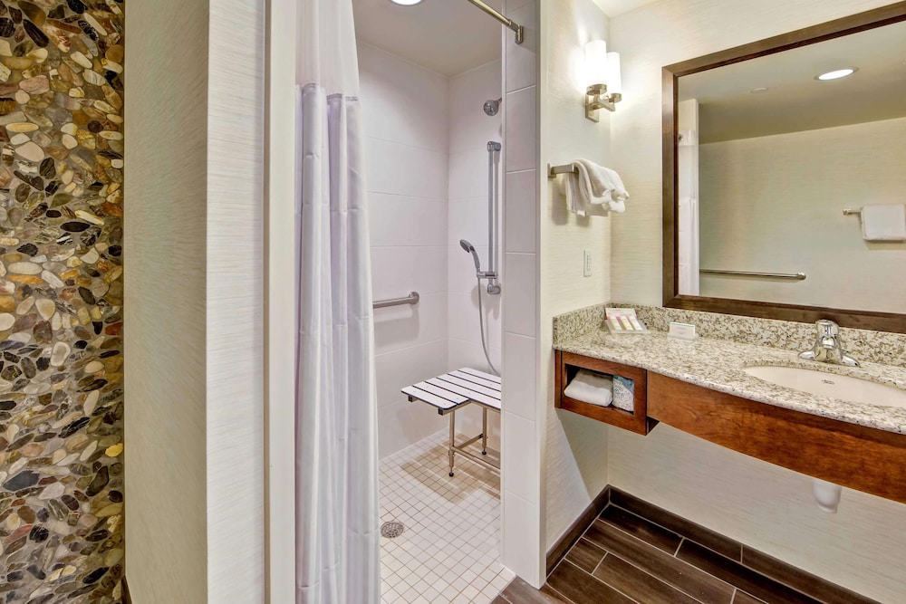 HILTON GARDEN INN NASHVILLE BRENTWOOD 18/75