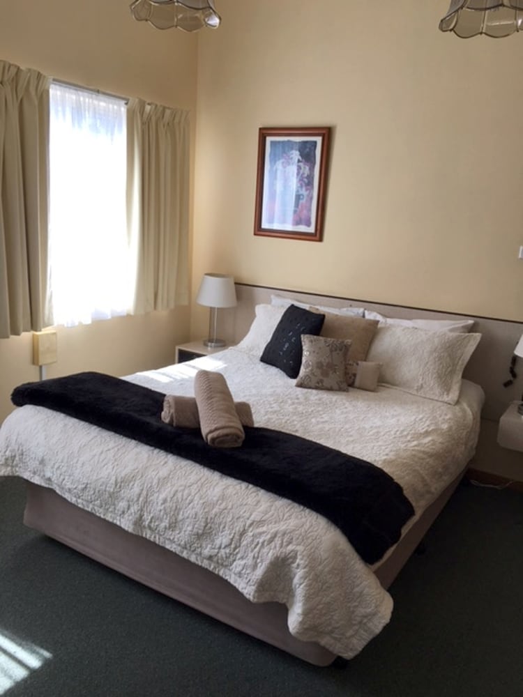 Westwood Motor Inn 17/50