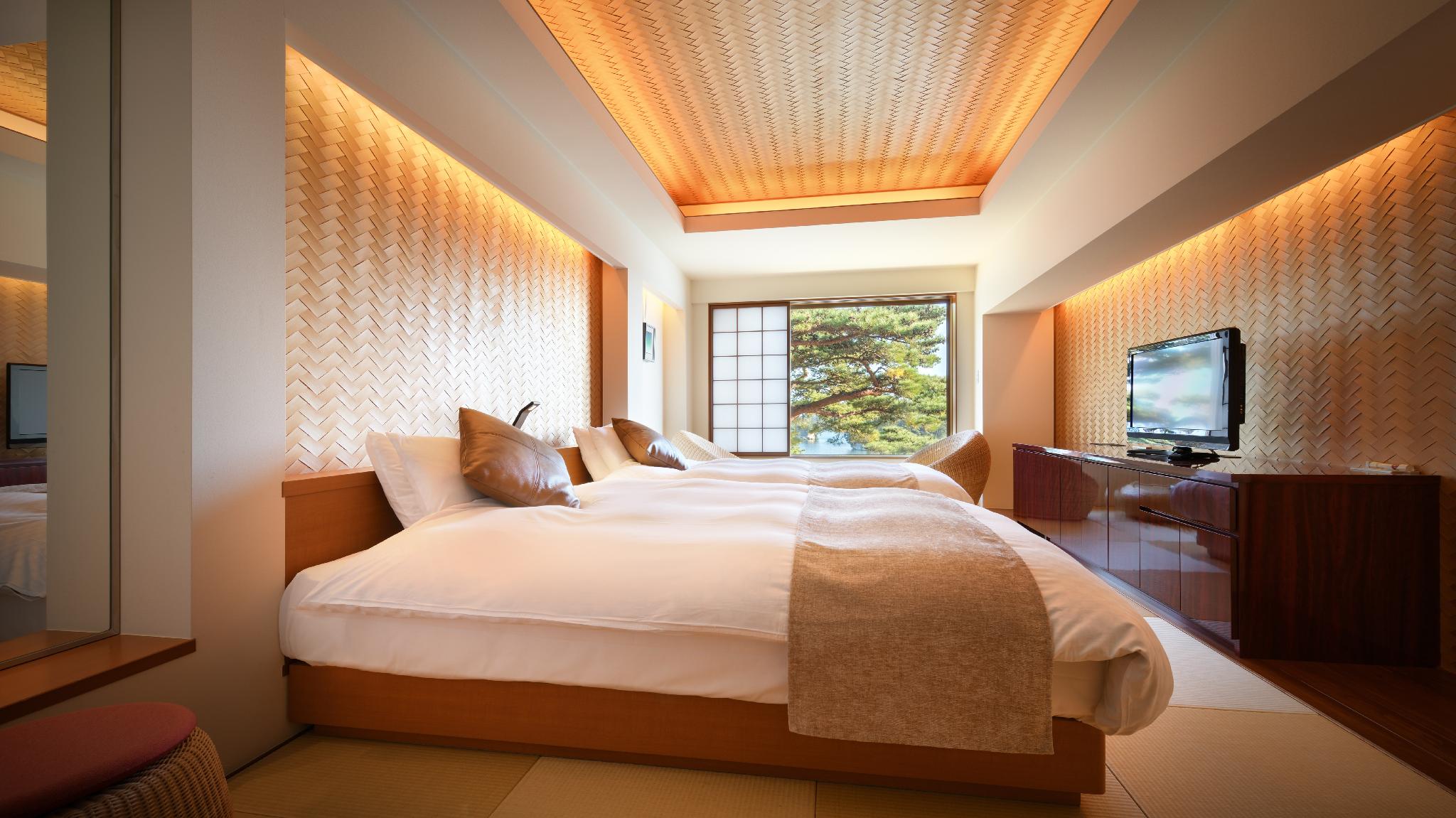 Theme, Solo, Twin Beds, Ocean View, Corner