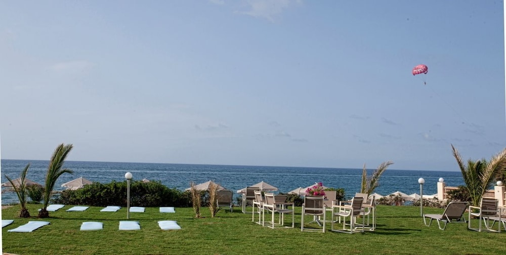 Maravel Star Art Hotel 58/67