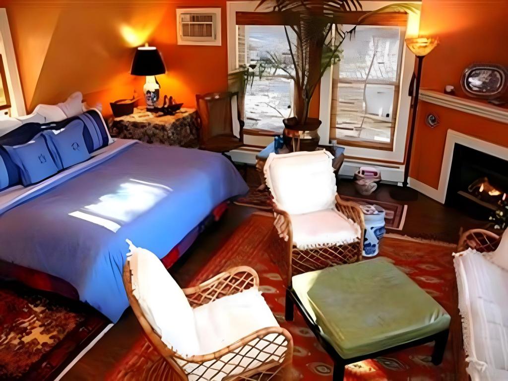 Red Elephant Inn Bed and Breakfast 12/49