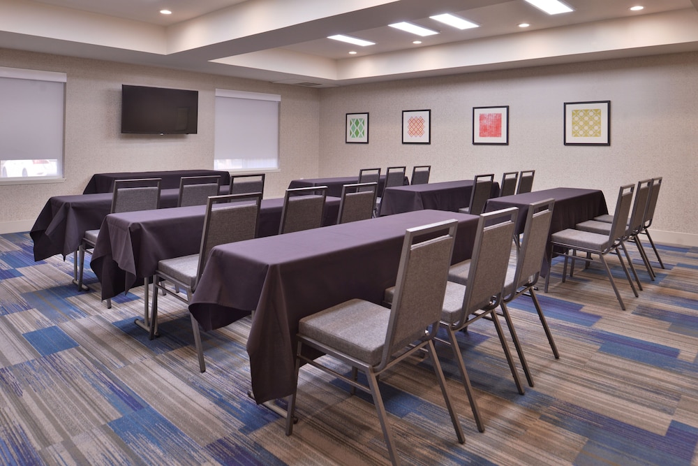 Holiday Inn Express Stockton Southeast 53/61