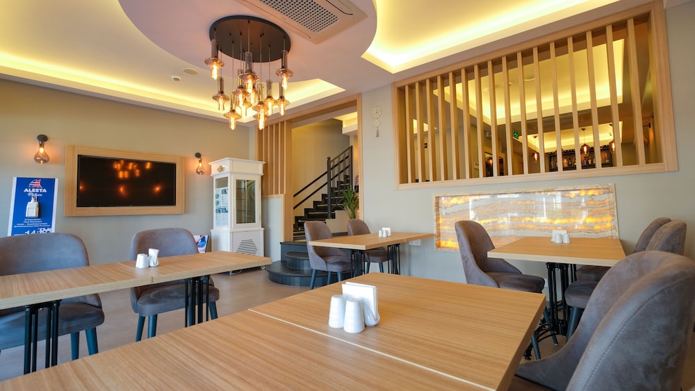 Alesta Midtown 44/57