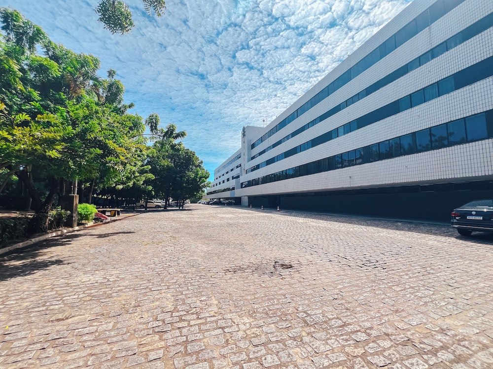 Marina Park Hotel 60/65