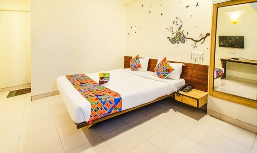 Oyo 11601 Hotel Karishma 10/21