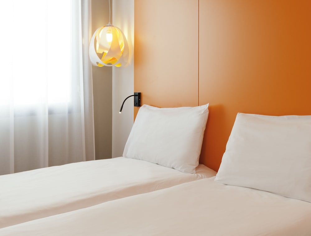 IBIS STYLES NIMES GARE CENTRE 30/57