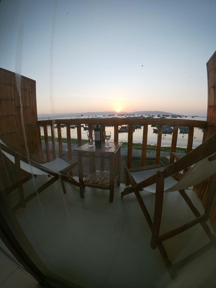 BAMBOO LODGE PARACAS 50/52