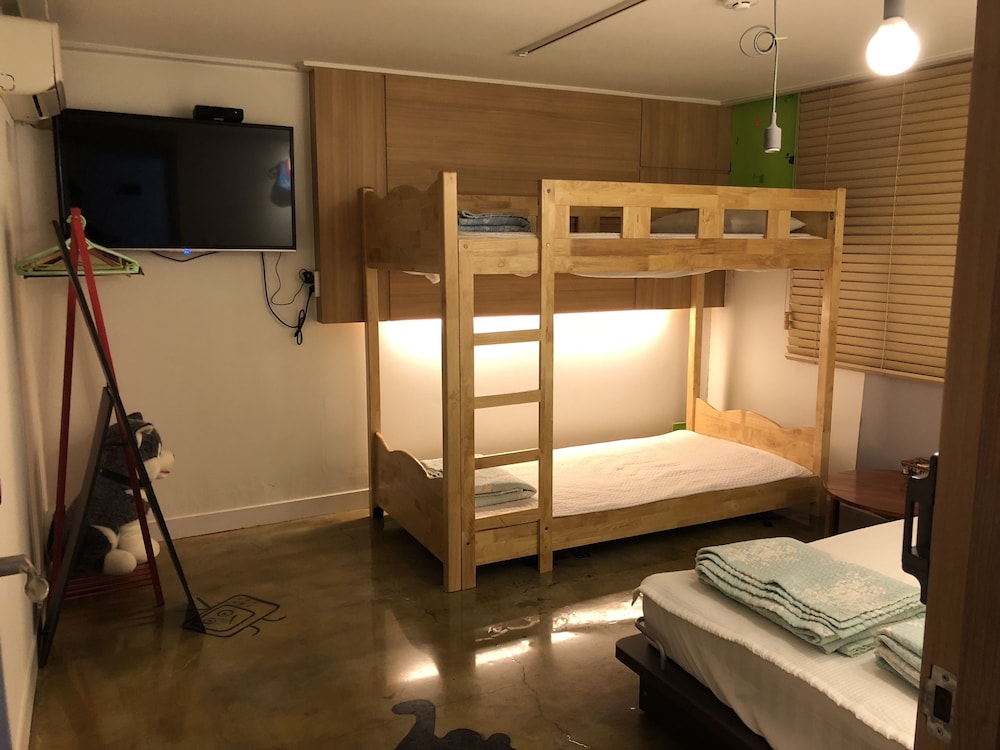 High Street Guest House 13/50
