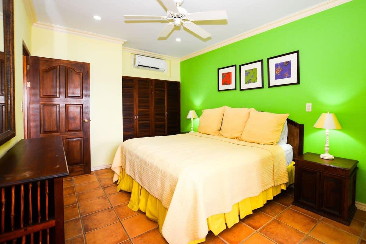 Spectacular - Spacious unit in Flamingo in front of the beach 5/34