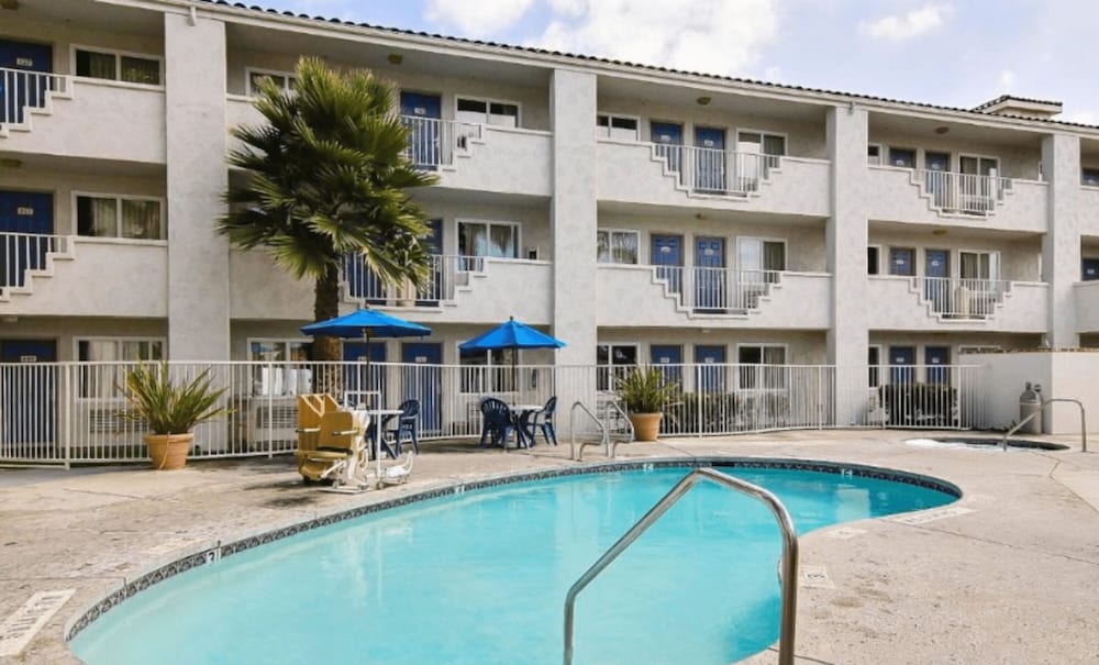 Motel6 Ventura, CA - South in VENTURA - CA