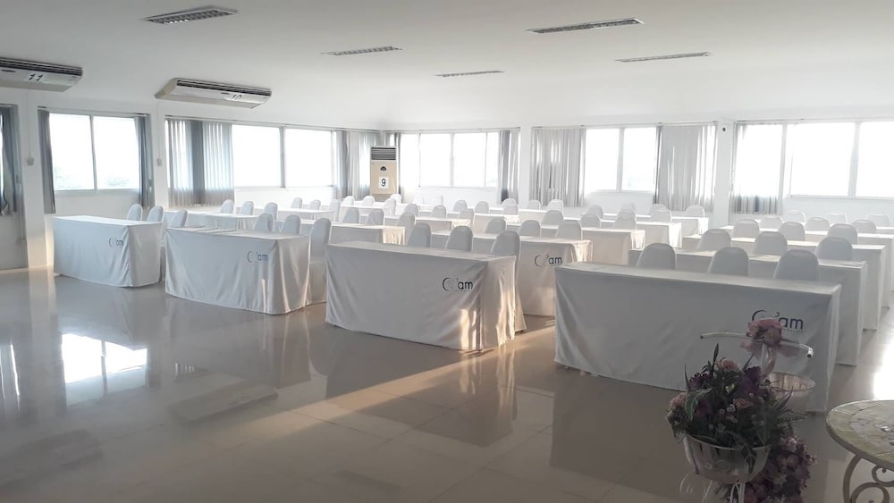 Phet Cha-am Plaza & Resort 40/43