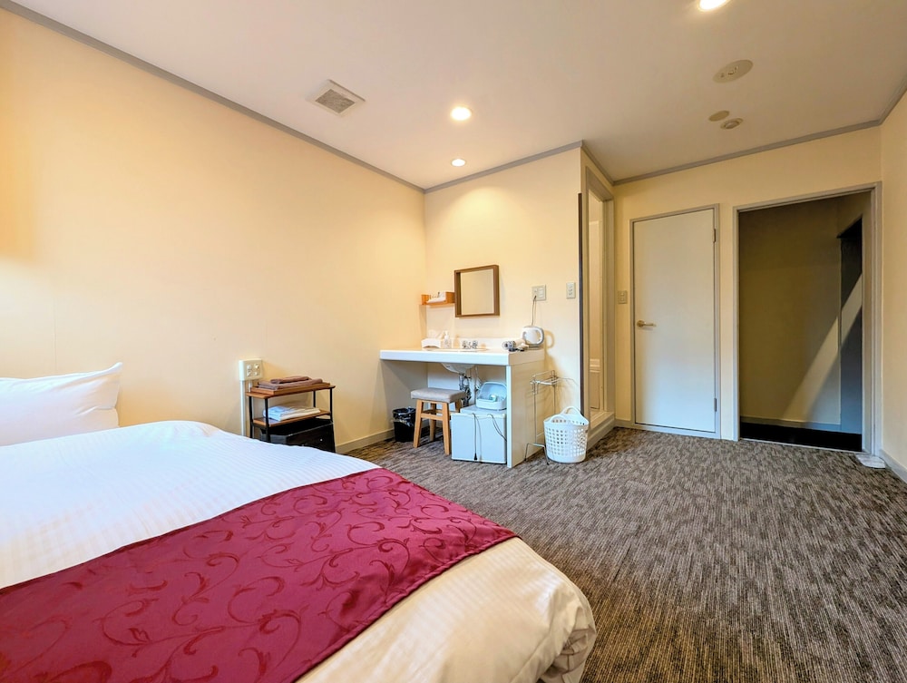 Kanazawa Ekimae Hotel 12/50