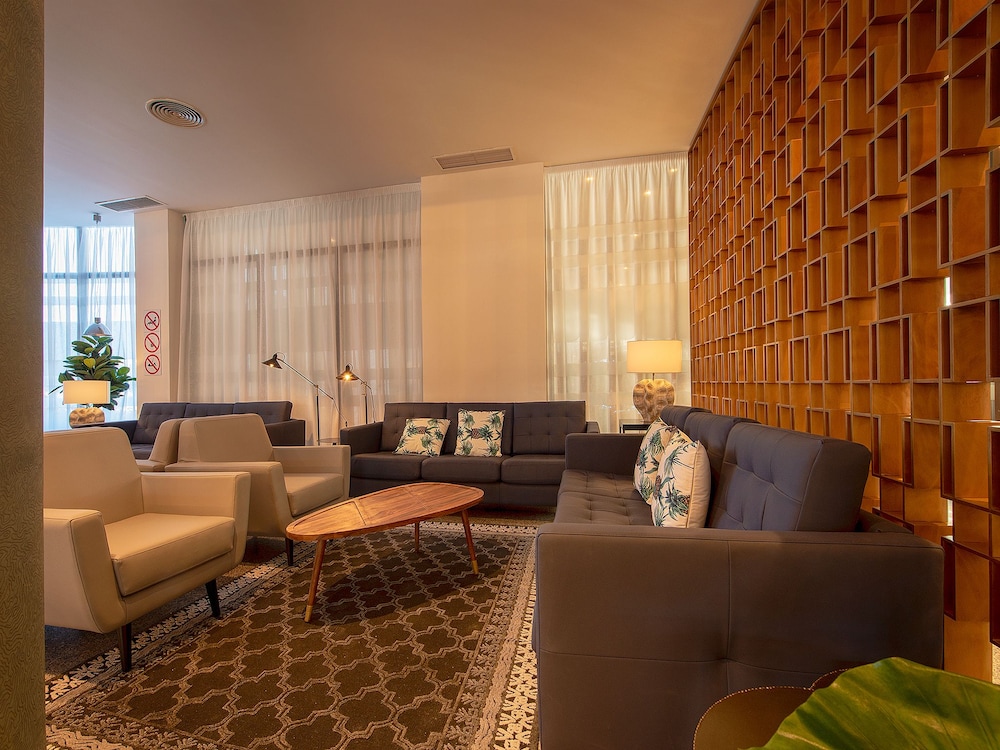 Fuengirola Beach Aparthotel 27/48