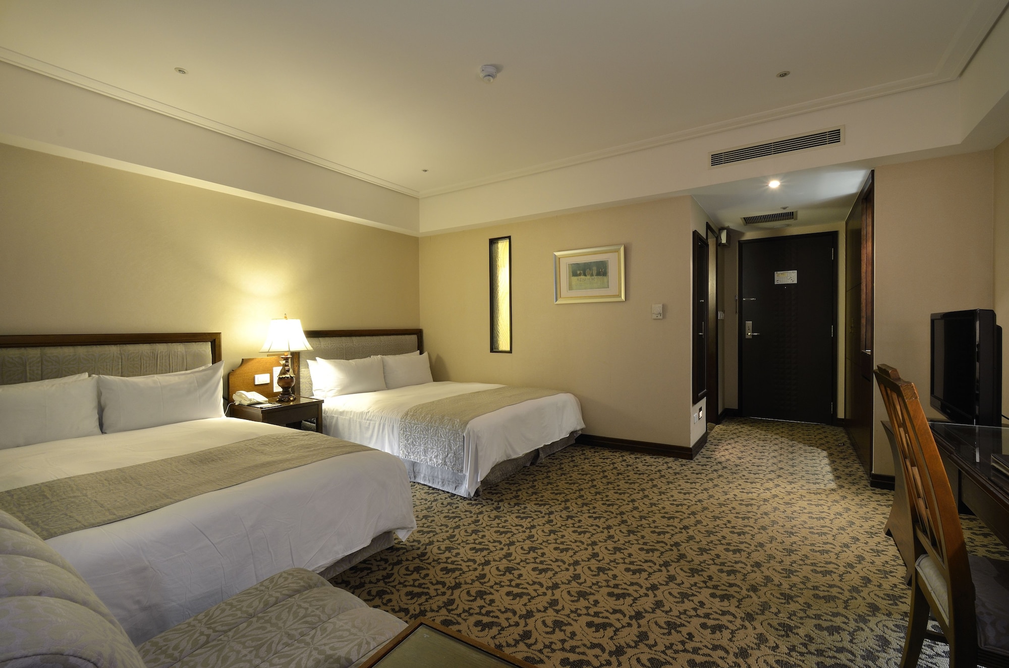 BASIC, QUADRUPLE, 2 DOUBLE BEDS
