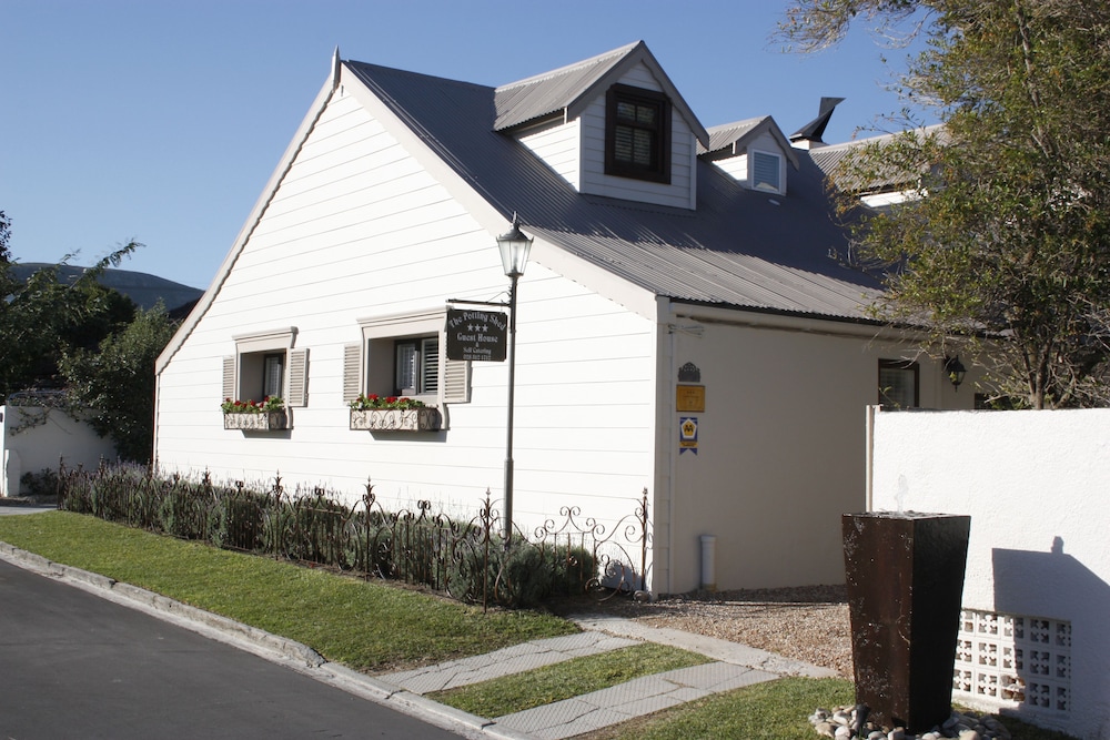 The Potting Shed Guest House 2/50