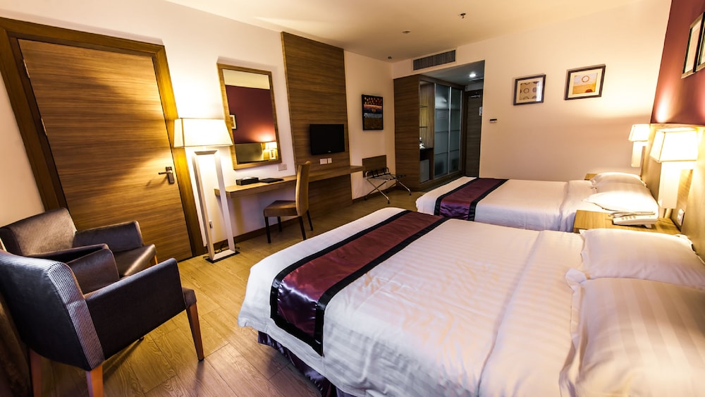 SUPERIOR, DOUBLE OR TWIN BED