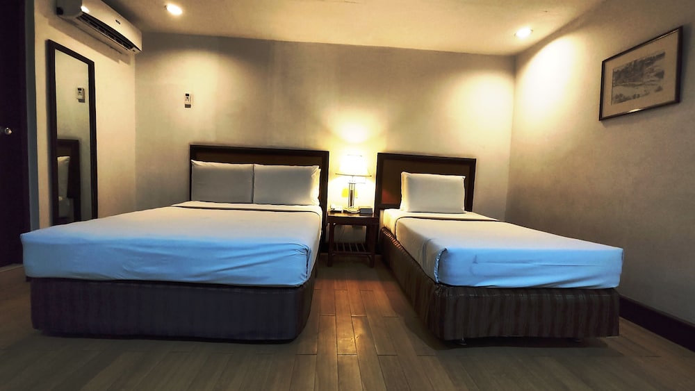 Rajah Park Hotel 11/50