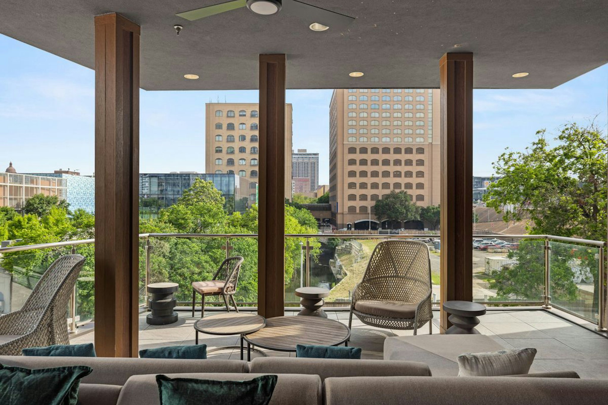 Placemakr Downtown Austin 12/44