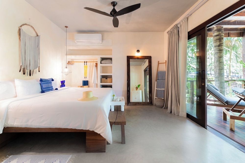 Jungle, Suite, King Bed, Sofa, Terrace