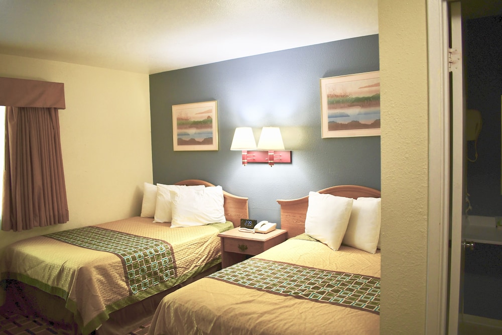 Travelers Inn Medford 18/58