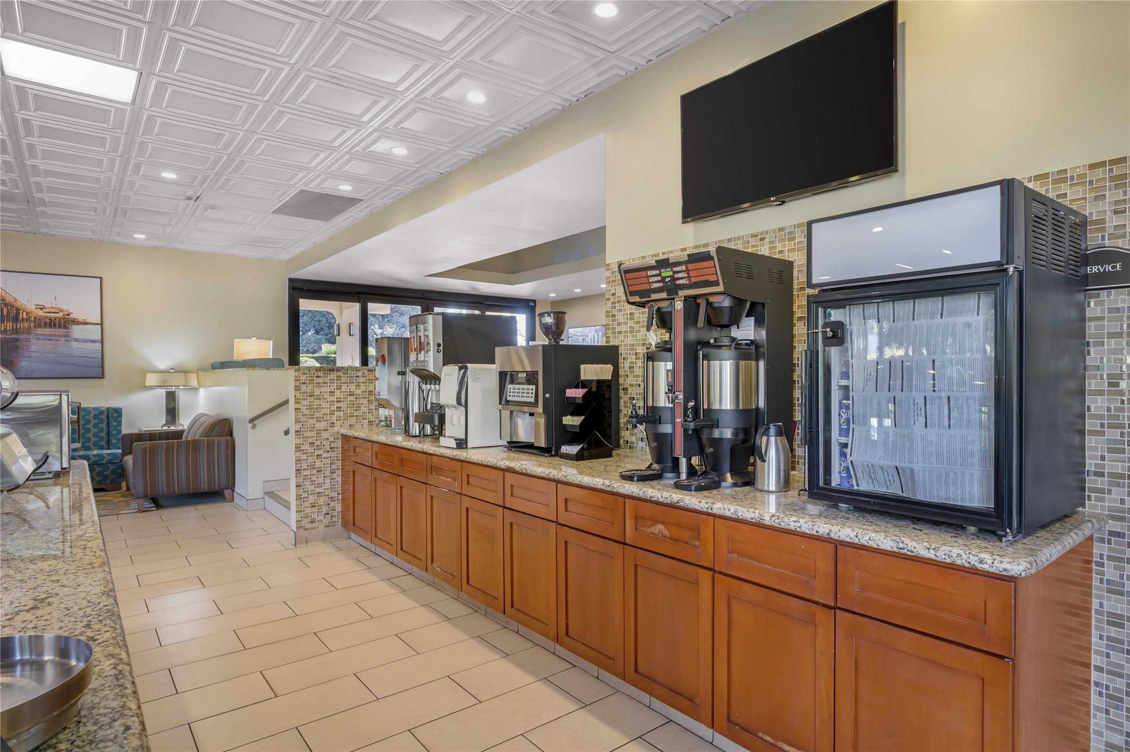 Best Western Plus South Coast Inn 14/72