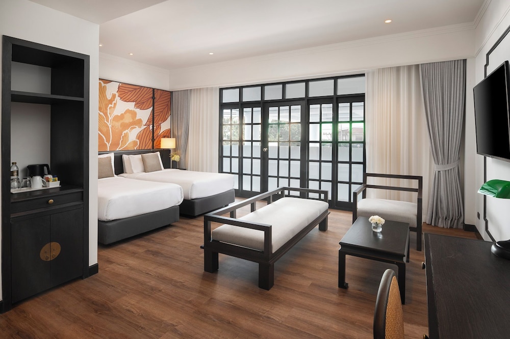 Indochina Hotel 10/50