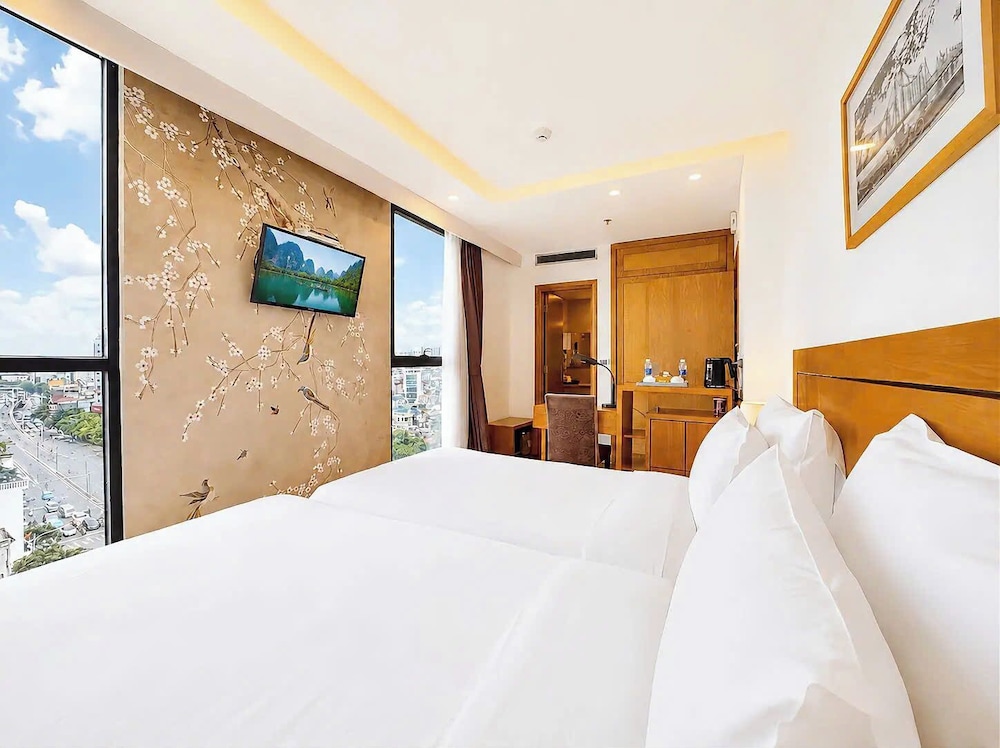 PARKSIDE SUNLINE HOTEL 26/67