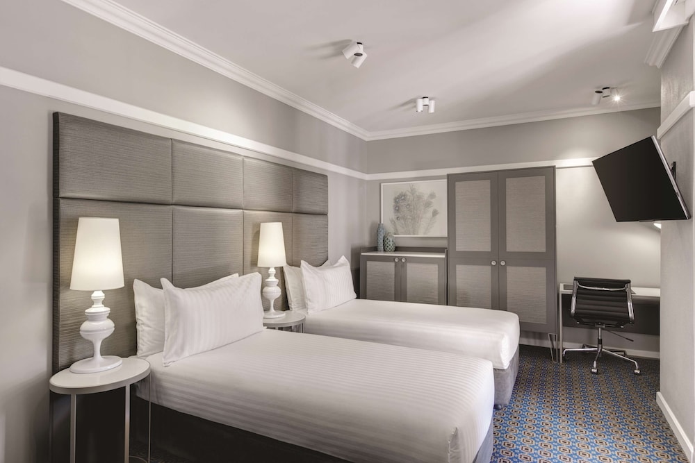 Hotel Kurrajong Canberra 13/67