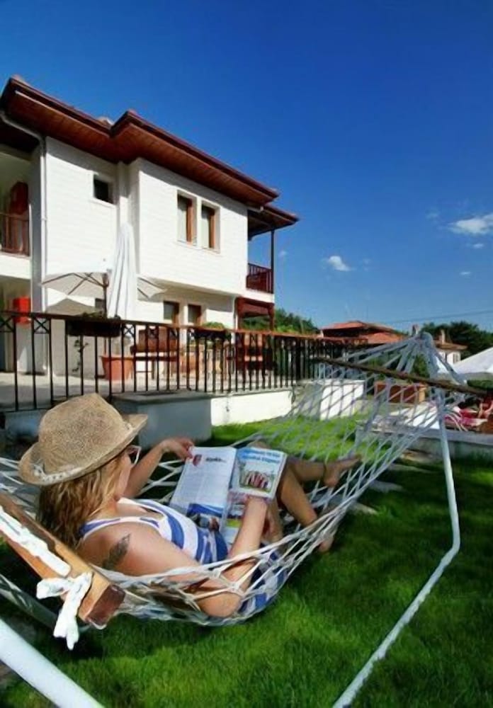 Summer Boutique Hotel 36/37
