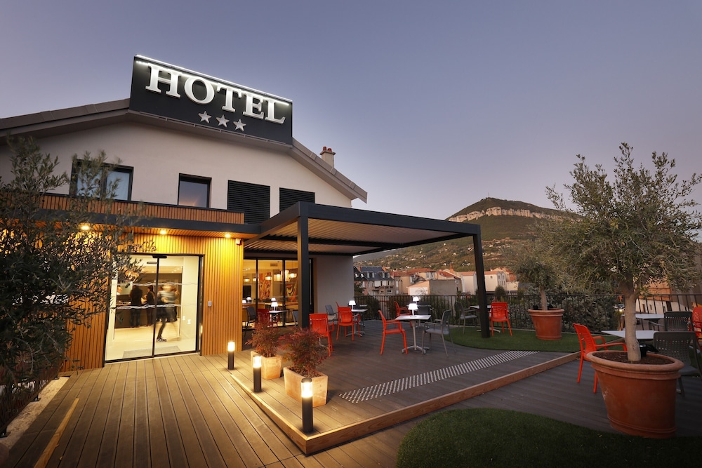 P Tit Dej Hotel Millau La Capelle 1/33
