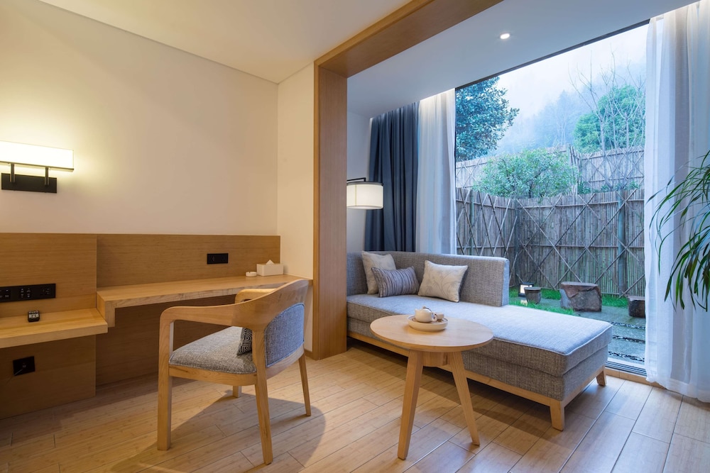 Howard Johnson Huashuiwan Hot Springs Resort Chengdu 19/41
