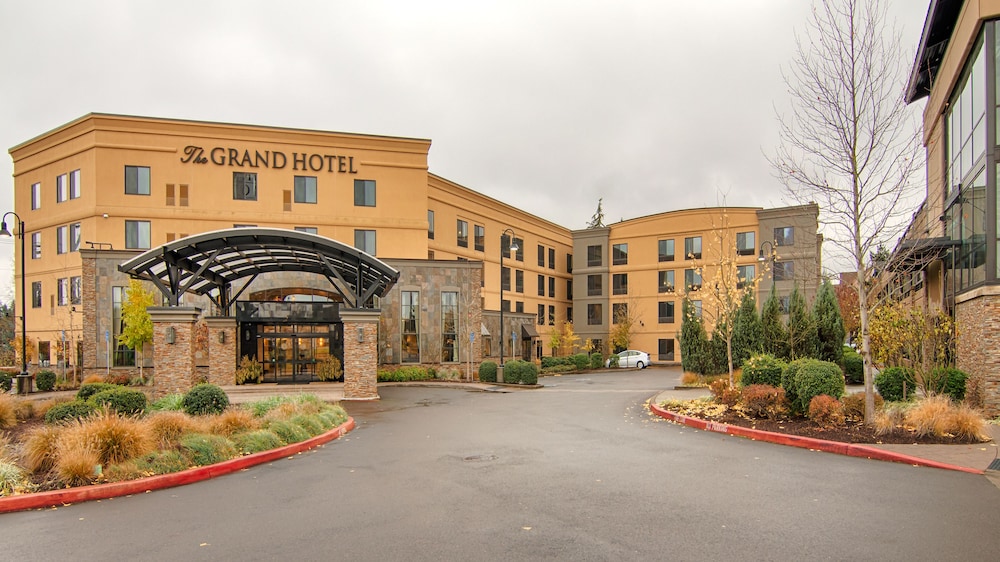 Grand Hotel At Bridgeport 2/54