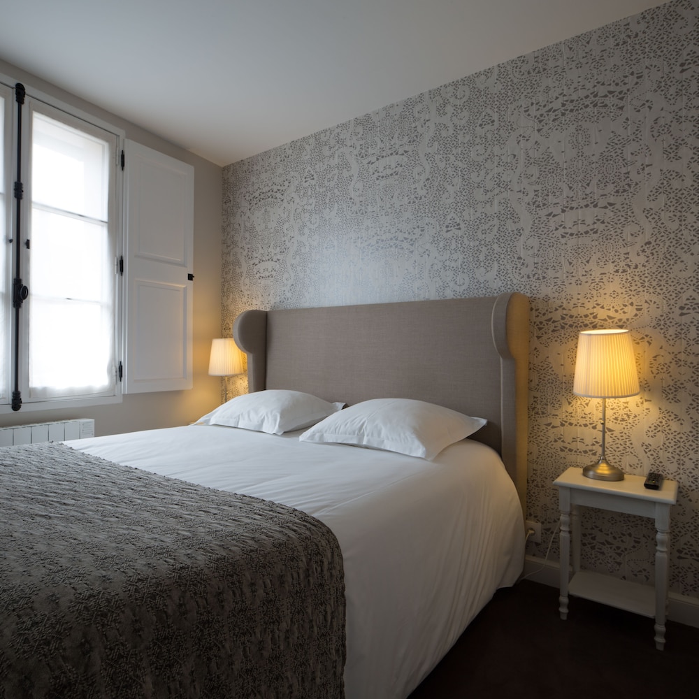 Nemours Hotel 16/75