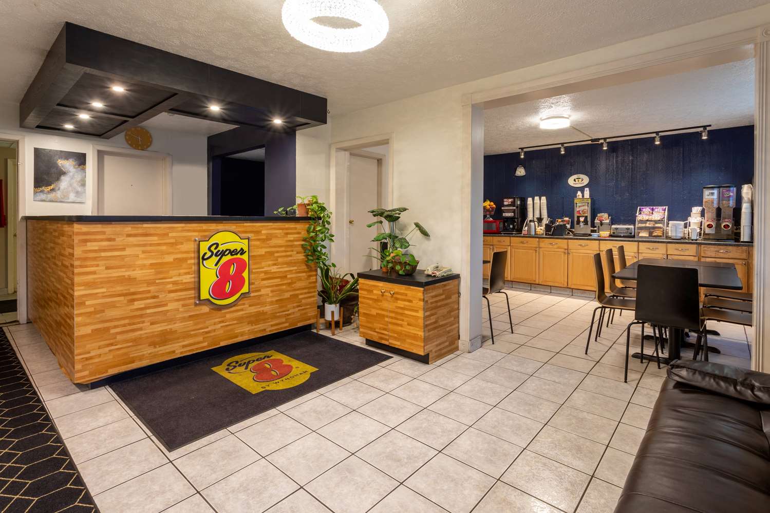 Super 8 by Wyndham Wooster 6/19