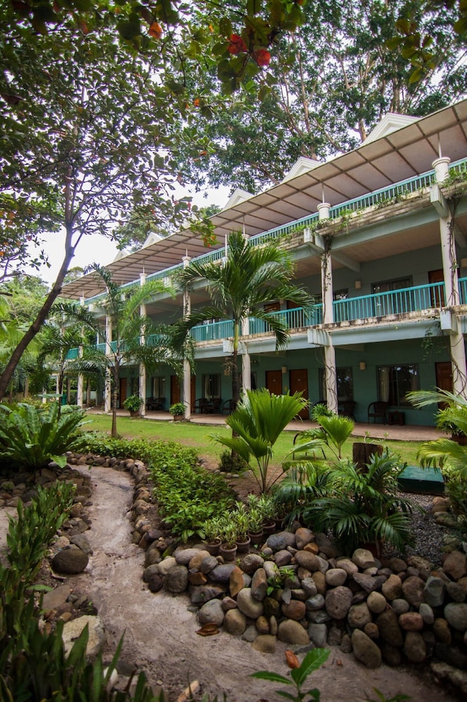 Camayan Beach Resort 4/20